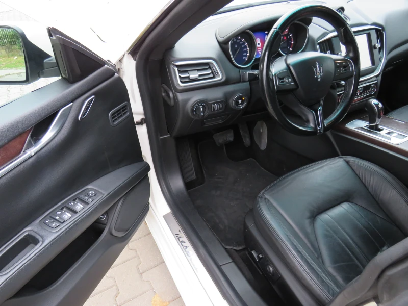 Maserati Ghibli * SQ4 4X4 РЕГИСТРИРАН* , снимка 9 - Автомобили и джипове - 52074261