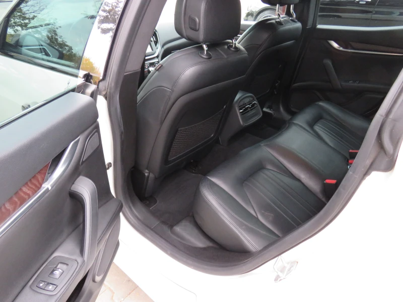 Maserati Ghibli * SQ4 4X4 РЕГИСТРИРАН* , снимка 10 - Автомобили и джипове - 52074261