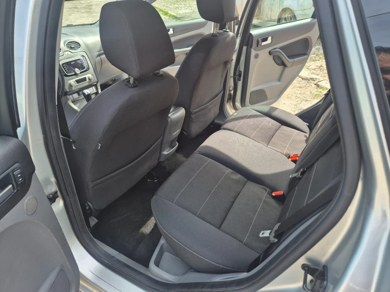 Ford Focus 1.6i GAS, снимка 12 - Автомобили и джипове - 52411135