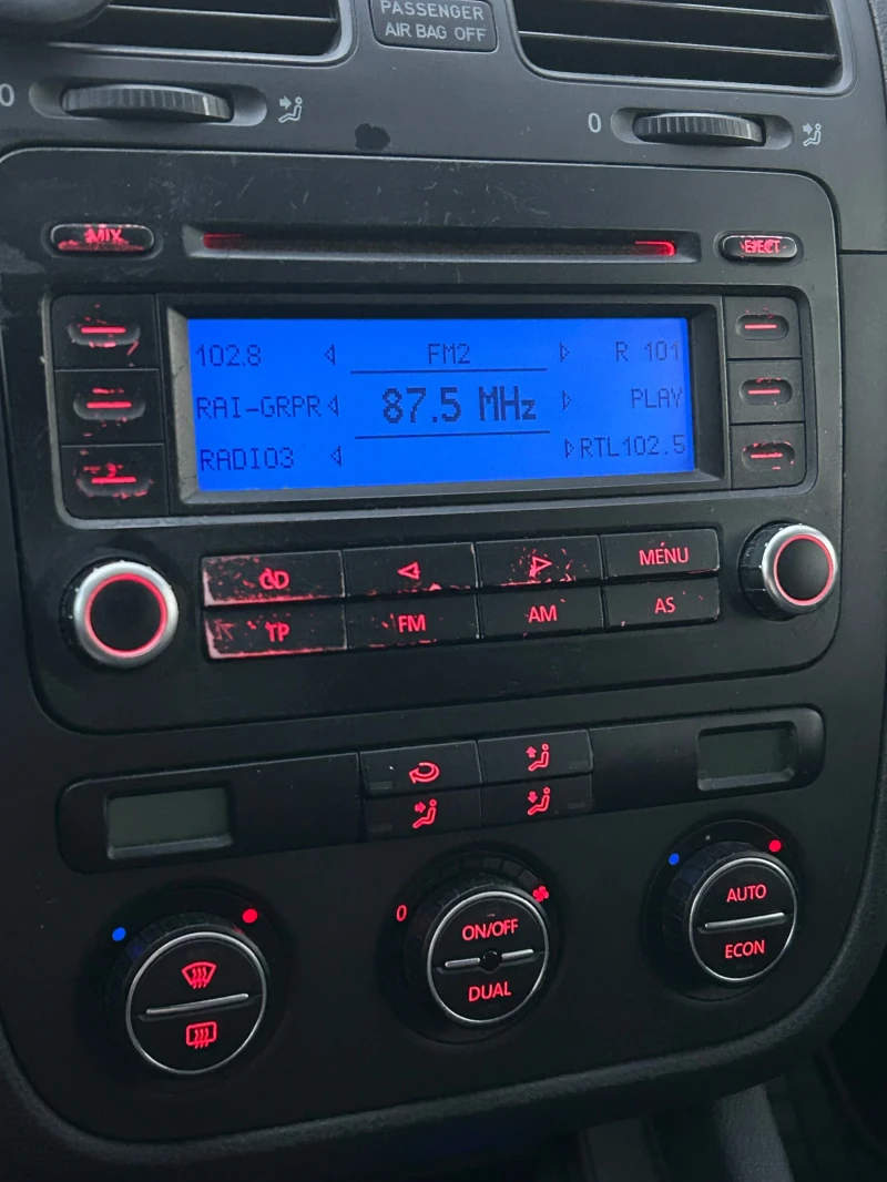 VW Golf 2.0 TDI, снимка 9 - Автомобили и джипове - 52512286