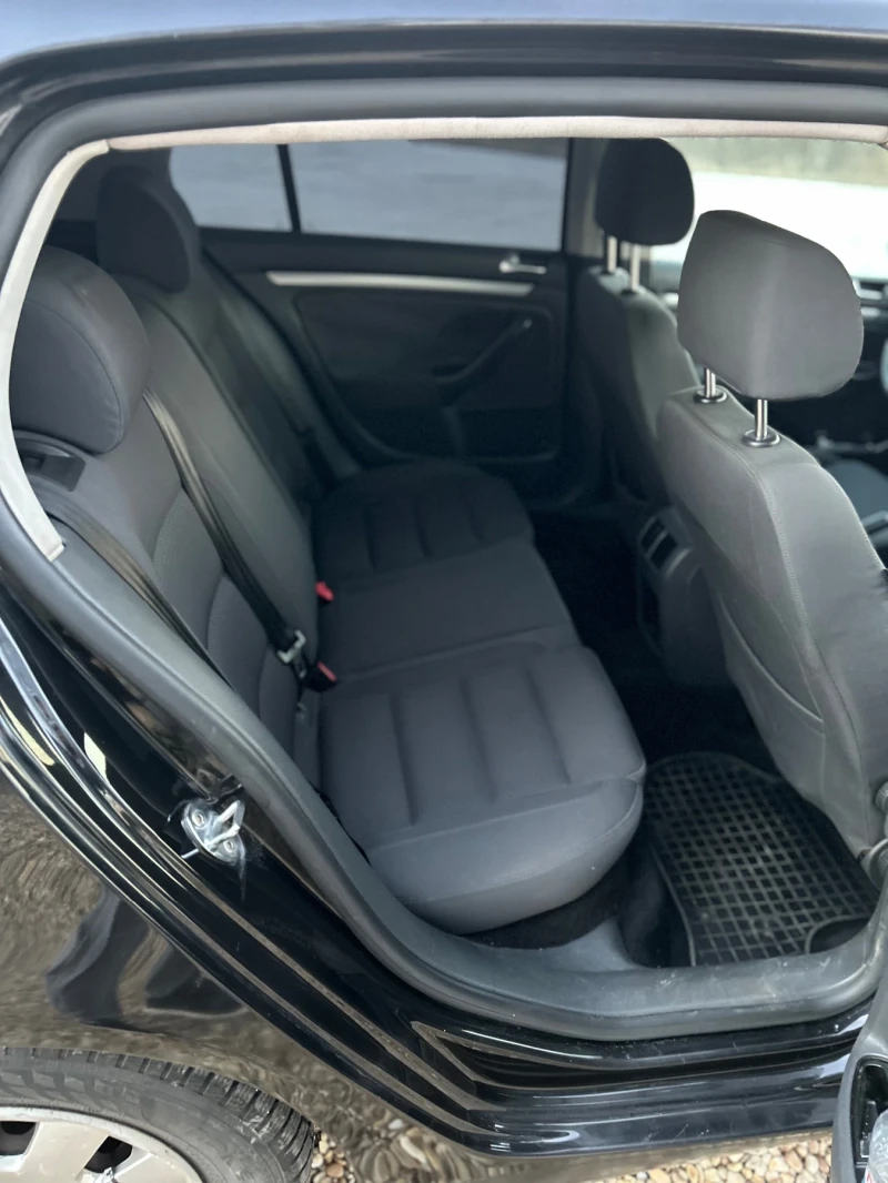 VW Golf 2.0 TDI, снимка 7 - Автомобили и джипове - 52512286