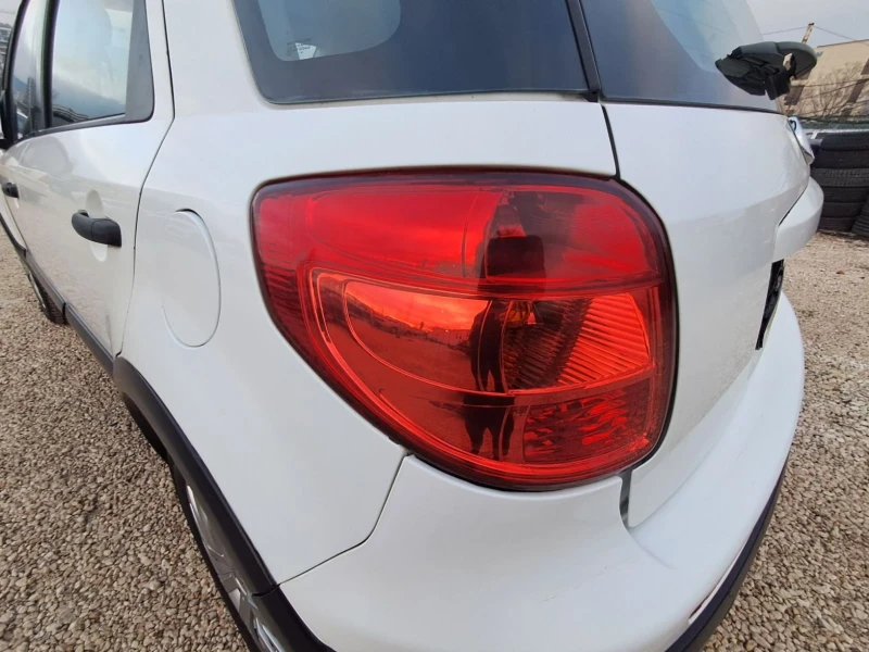 Fiat Sedici 1.6 4x4 Бензин/Газ, снимка 13 - Автомобили и джипове - 53234001