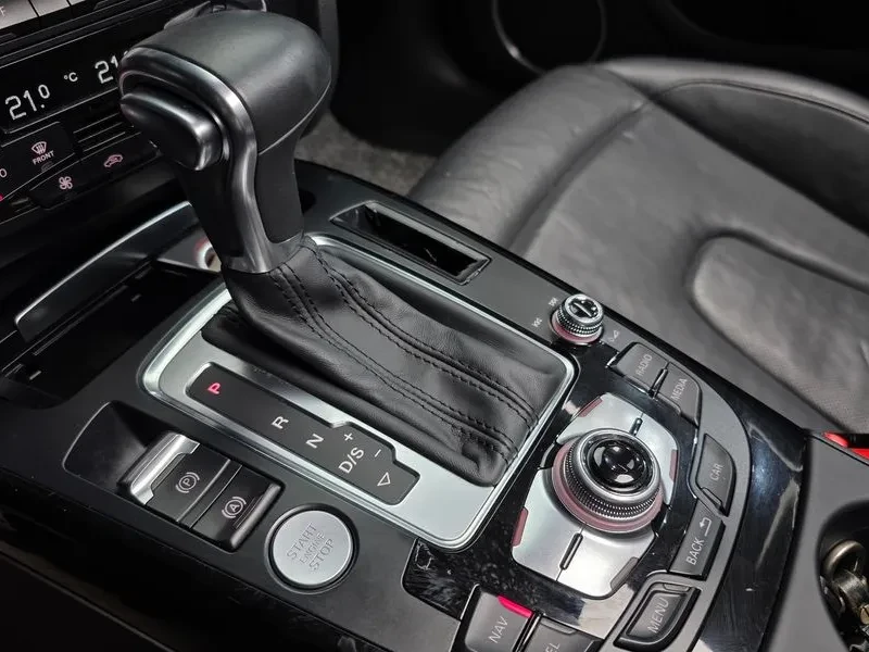 Audi A5 2.0 TDI Quattro, снимка 9 - Автомобили и джипове - 54146075