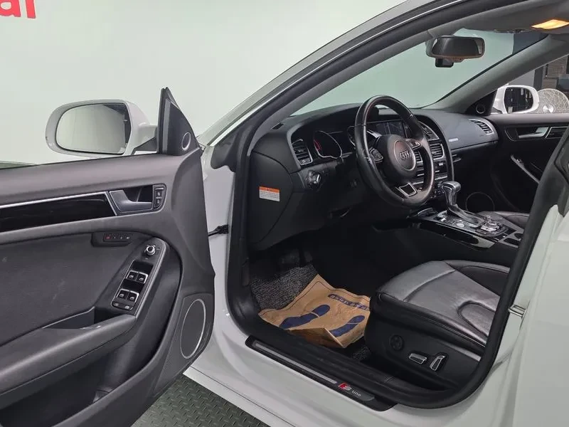 Audi A5 2.0 TDI Quattro, снимка 10 - Автомобили и джипове - 54146075