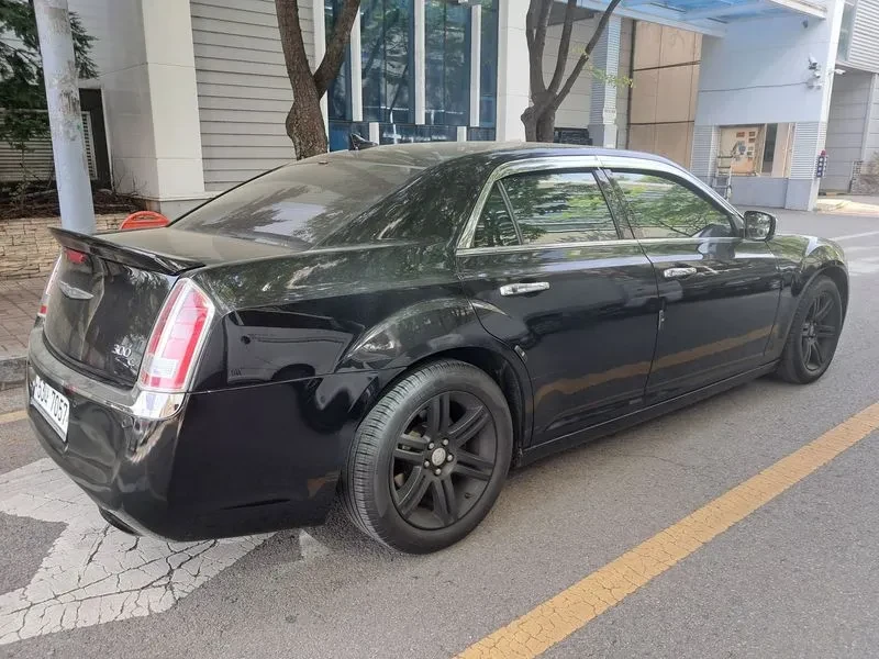 Chrysler 300c 3.6, снимка 4 - Автомобили и джипове - 54326030