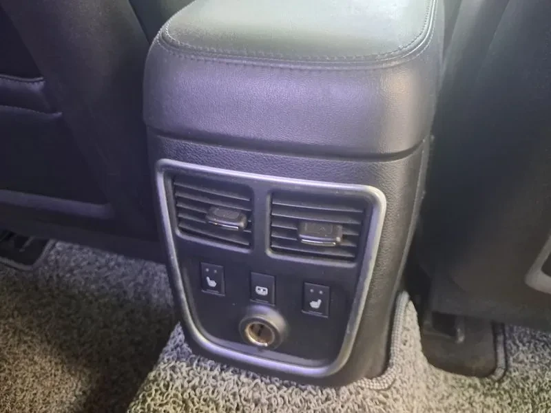 Chrysler 300c 3.6, снимка 15 - Автомобили и джипове - 54326030