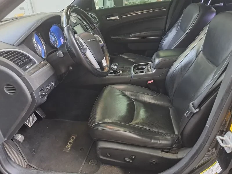 Chrysler 300c 3.6, снимка 6 - Автомобили и джипове - 54326030