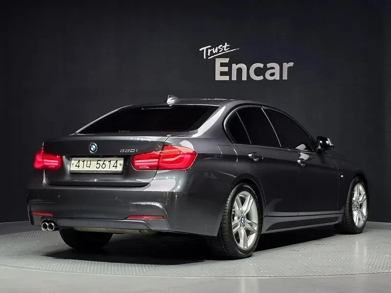 BMW 330 | АВТОФИНАНСИРАНЕ | ФИКСИРАНА ЦЕНА ДО БЪЛГАРИЯ, снимка 3 - Автомобили и джипове - 55153387