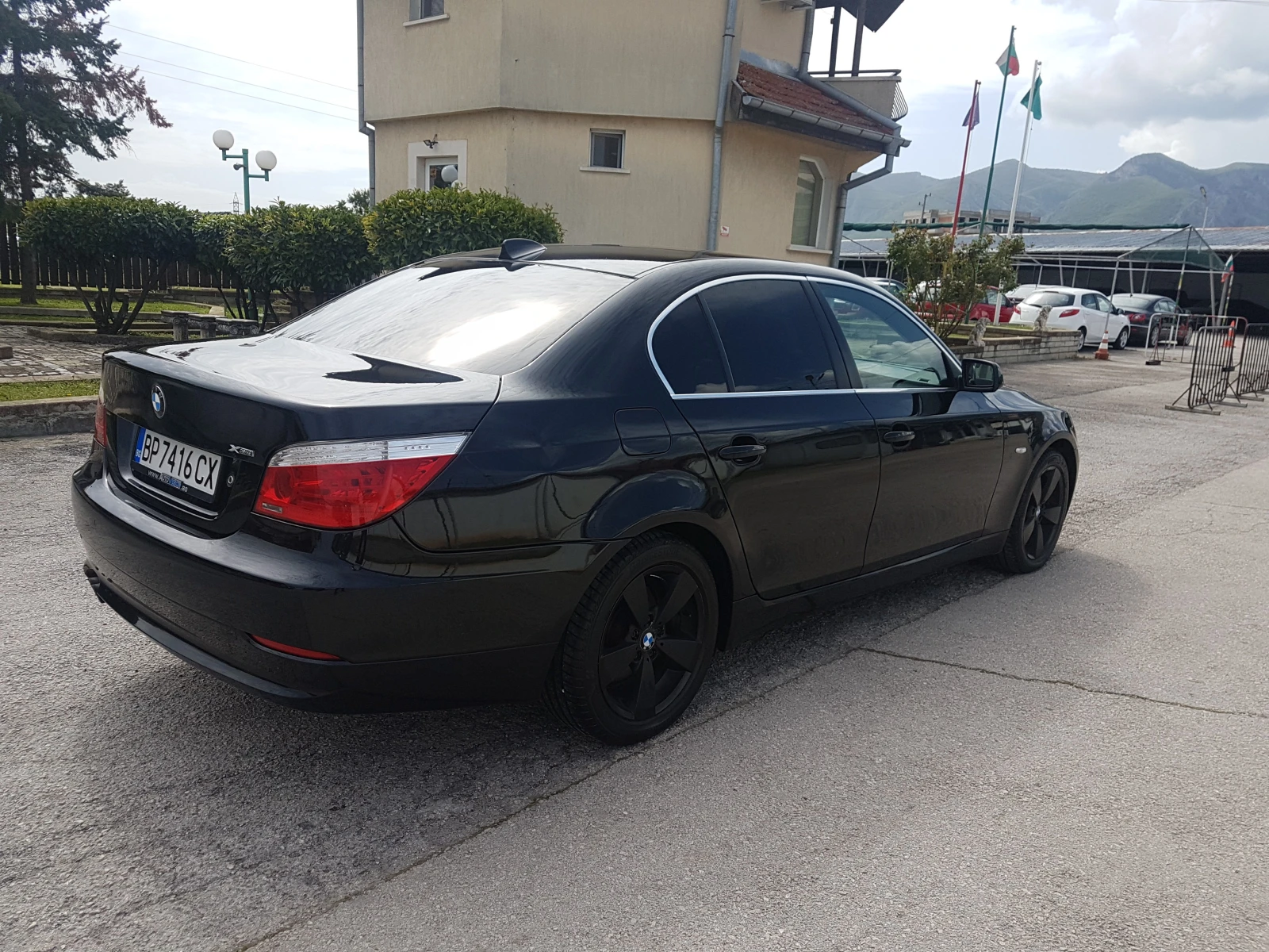 BMW 530 3.0 i 4×4 272кс - изображение 5