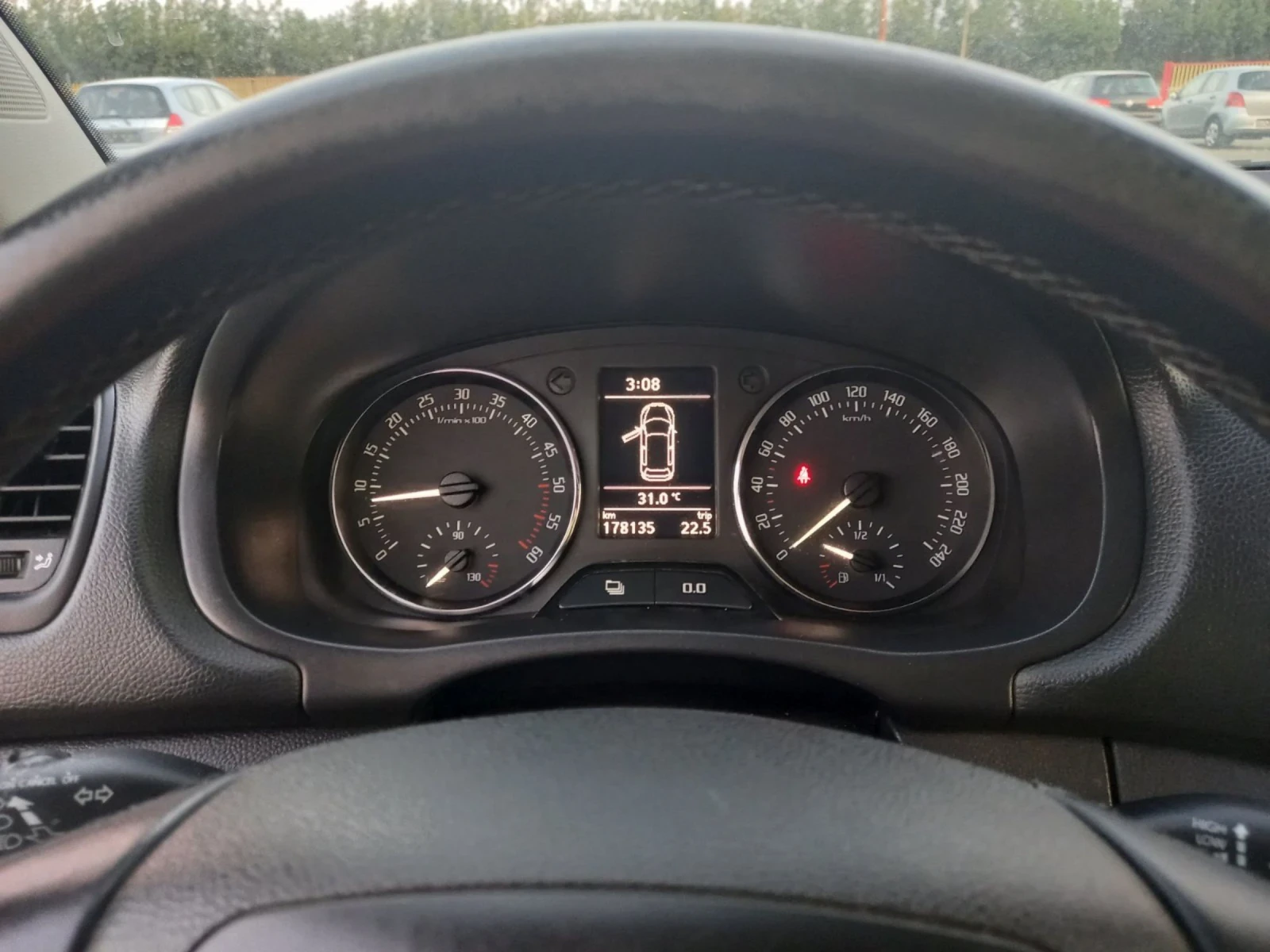 Skoda Fabia 1.6 TDI - изображение 10