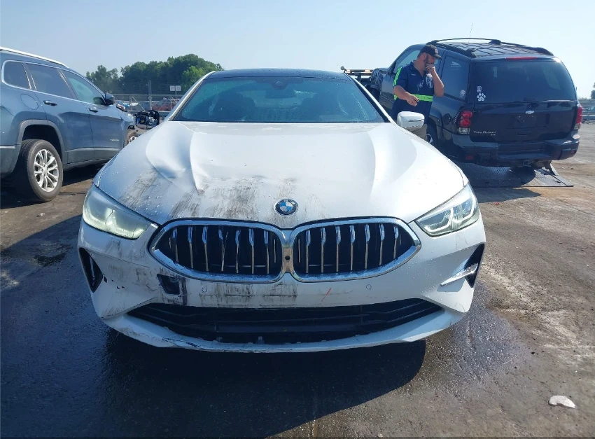 BMW 840 I* ПОДГРЕВИ* ОБДУХВАНЕ* 360* LASER LIGHT* M DIFF   - изображение 2