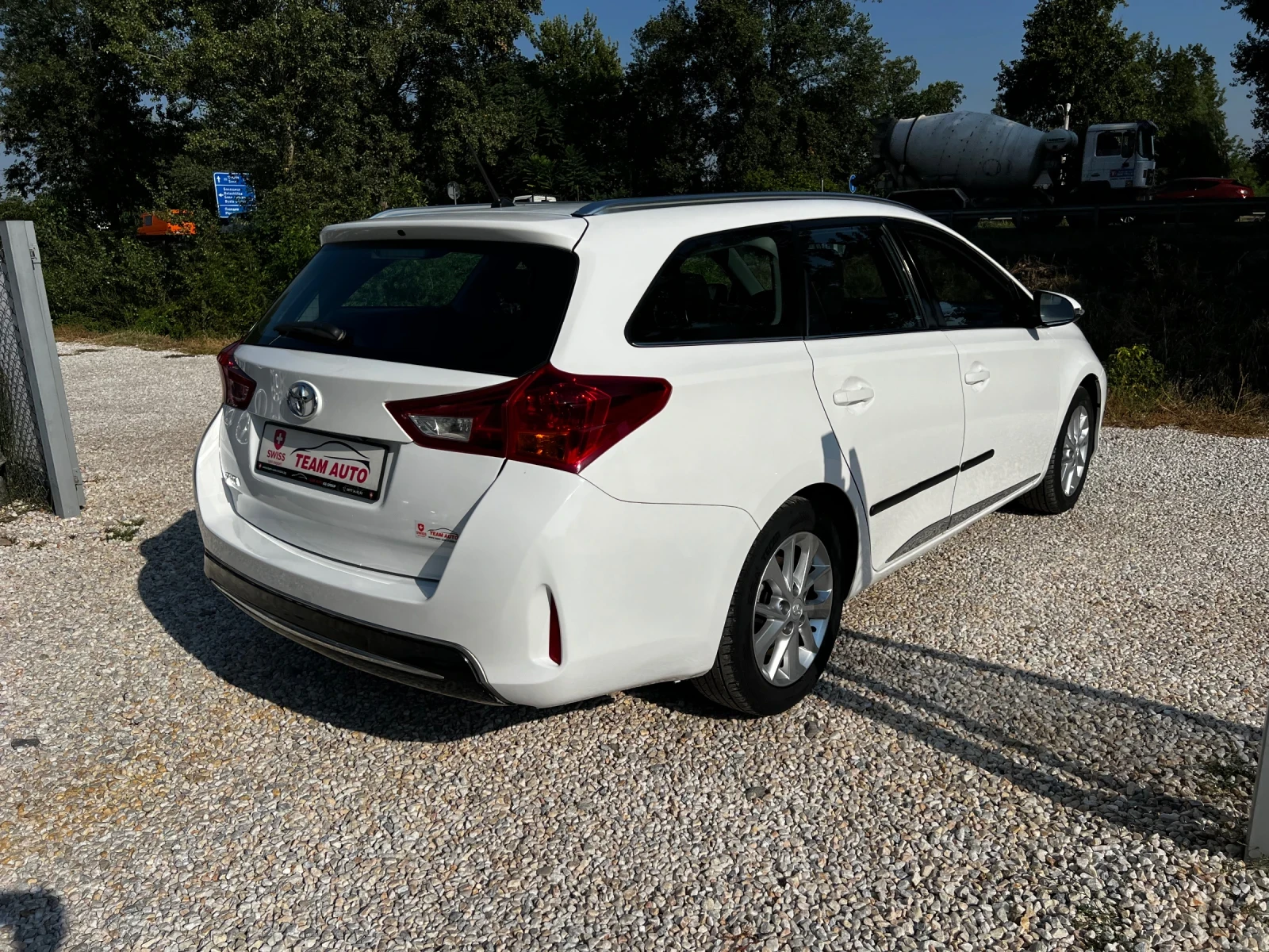Toyota Auris 1.6i AUTOMATIK 195000KM - изображение 6
