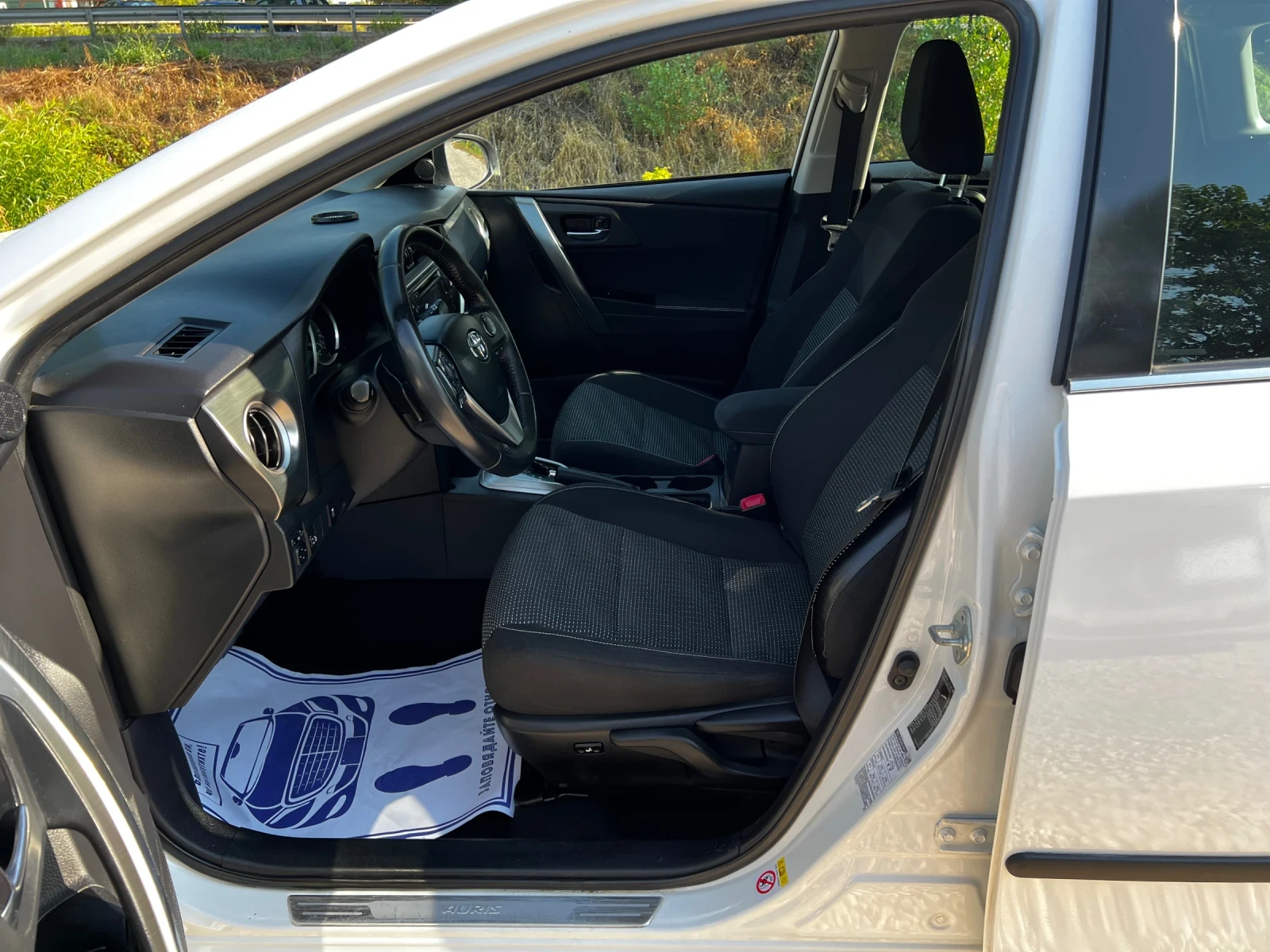 Toyota Auris 1.6i AUTOMATIK 195000KM - изображение 10