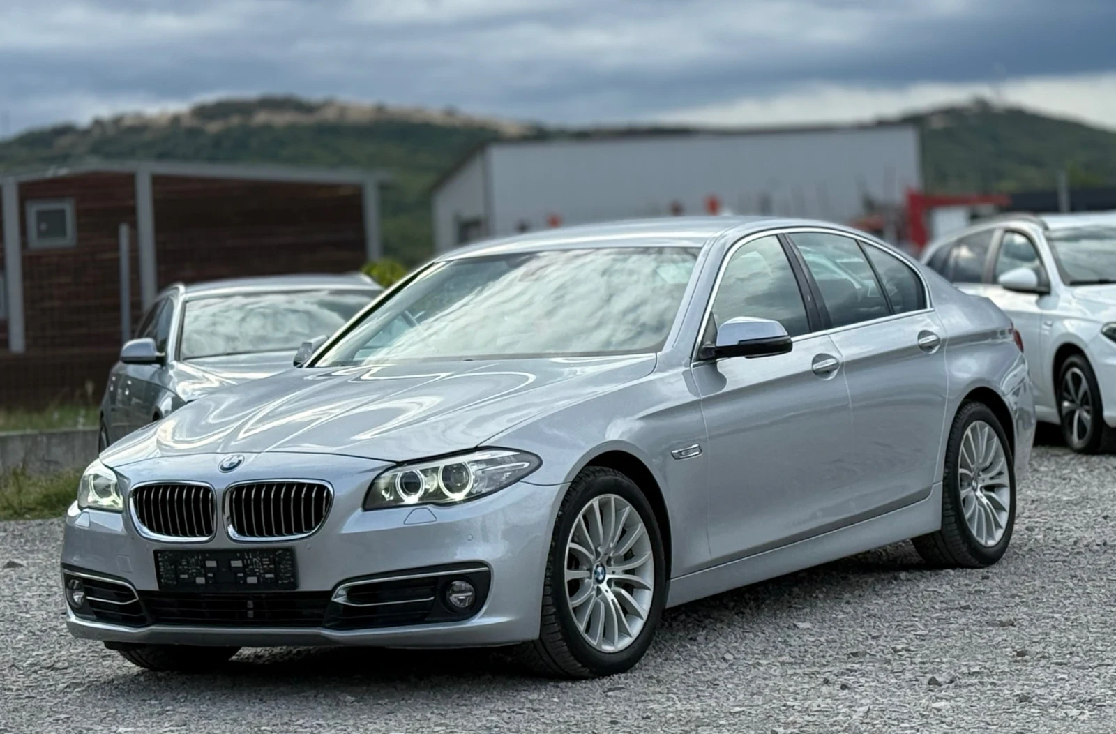 BMW 530 XD 258к.с * LUXURY* * Face-Lift*  - изображение 3