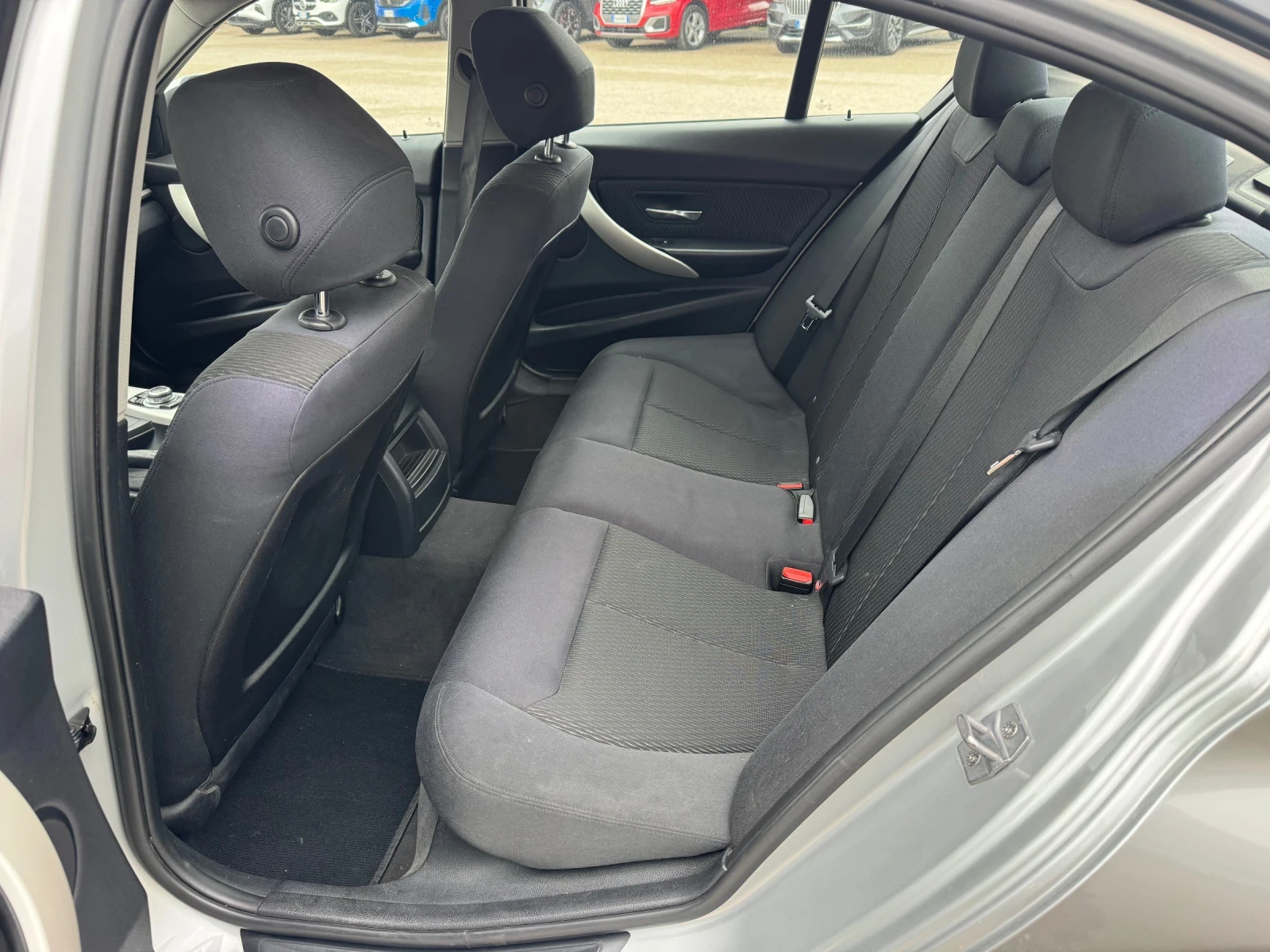 BMW 320 320D Navi;:Top;:Sedan::, снимка 10 - Автомобили и джипове - 54050411