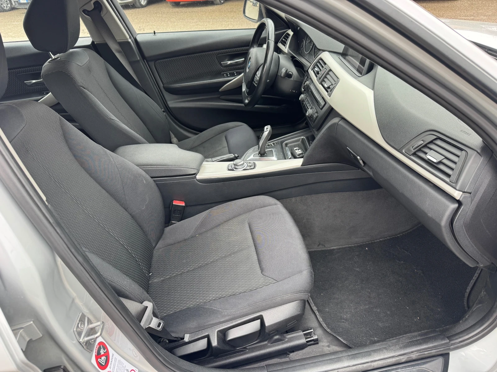 BMW 320 320D Navi;:Top;:Sedan::, снимка 11 - Автомобили и джипове - 54050411