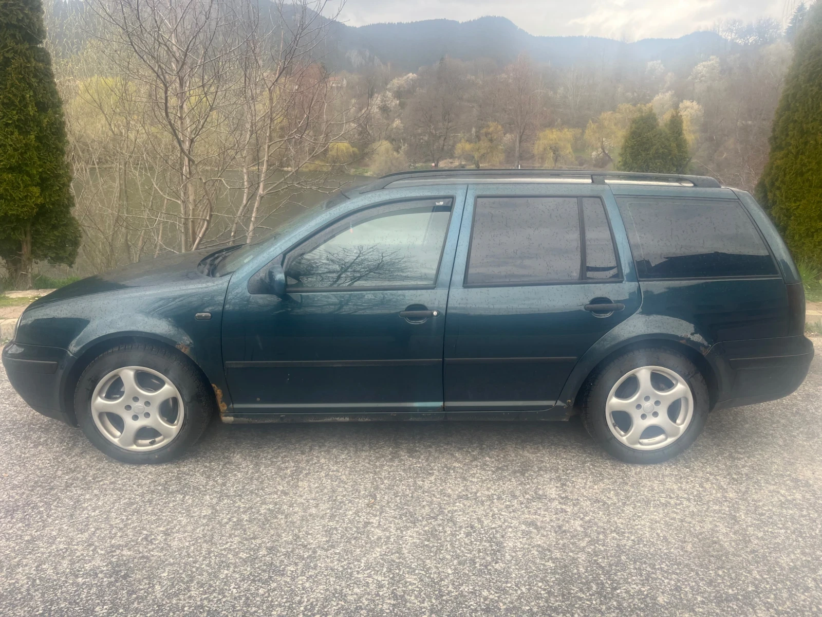 VW Golf 1.9, снимка 4 - Автомобили и джипове - 54220127