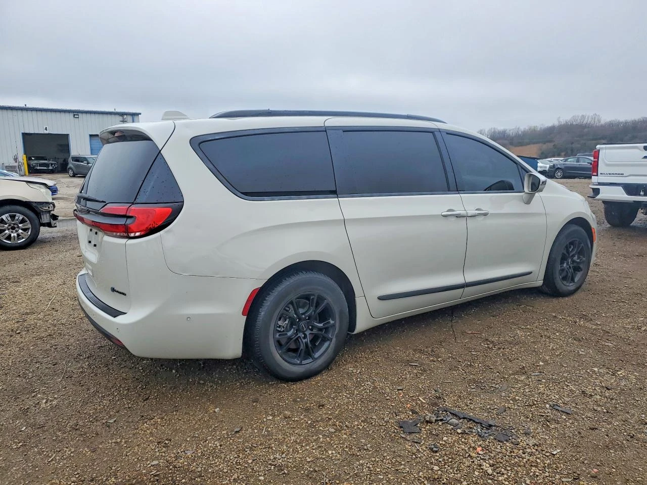 Chrysler Pacifica LIMITED* ЛИЗИНГ* ПЛЪГ ИН, снимка 3 - Автомобили и джипове - 54739978