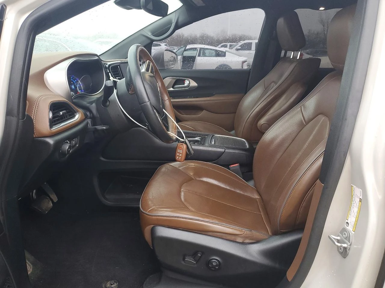 Chrysler Pacifica LIMITED* ЛИЗИНГ* ПЛЪГ ИН, снимка 7 - Автомобили и джипове - 54739978