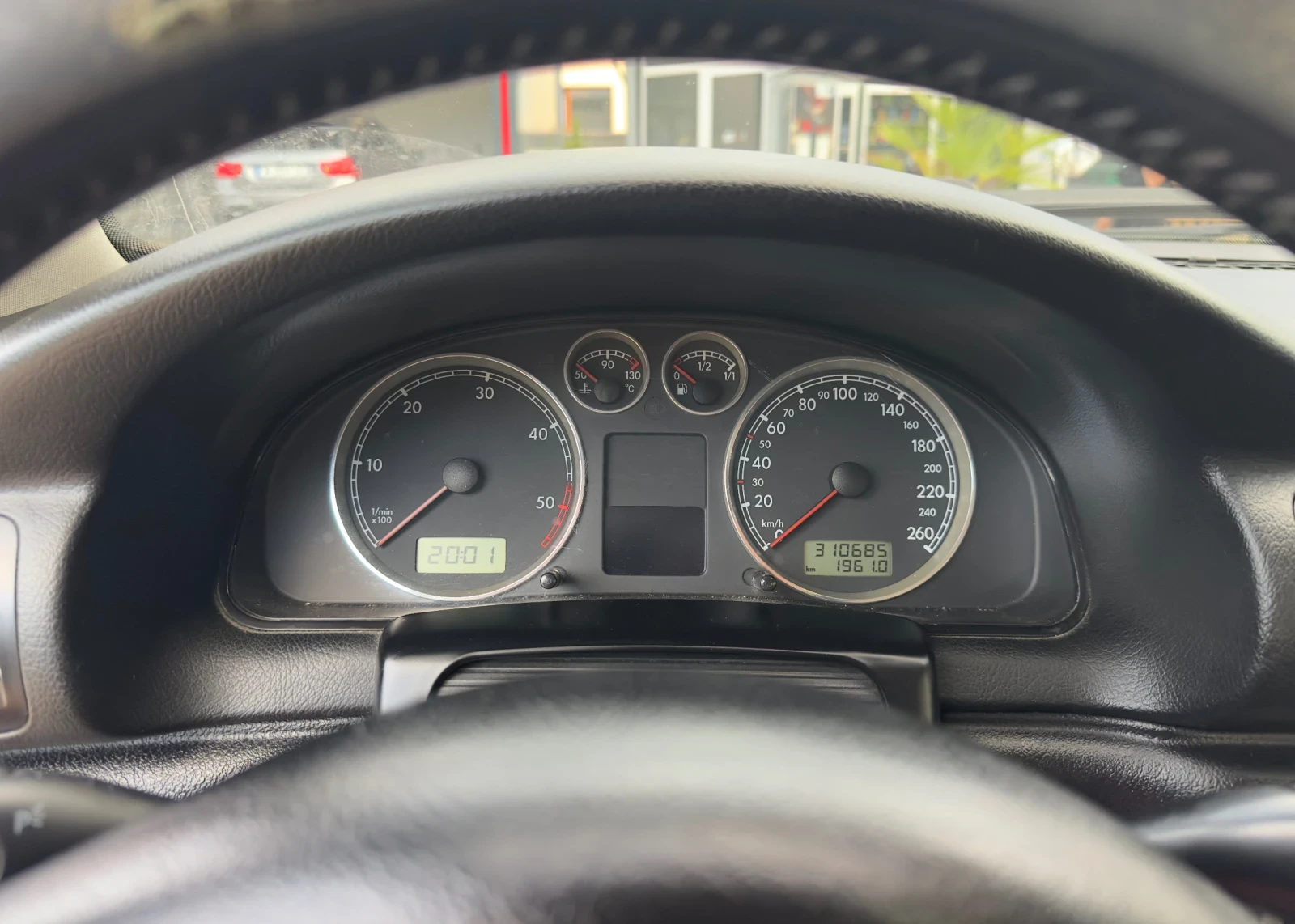 VW Passat 1.9TDI Highline, снимка 9 - Автомобили и джипове - 55211875