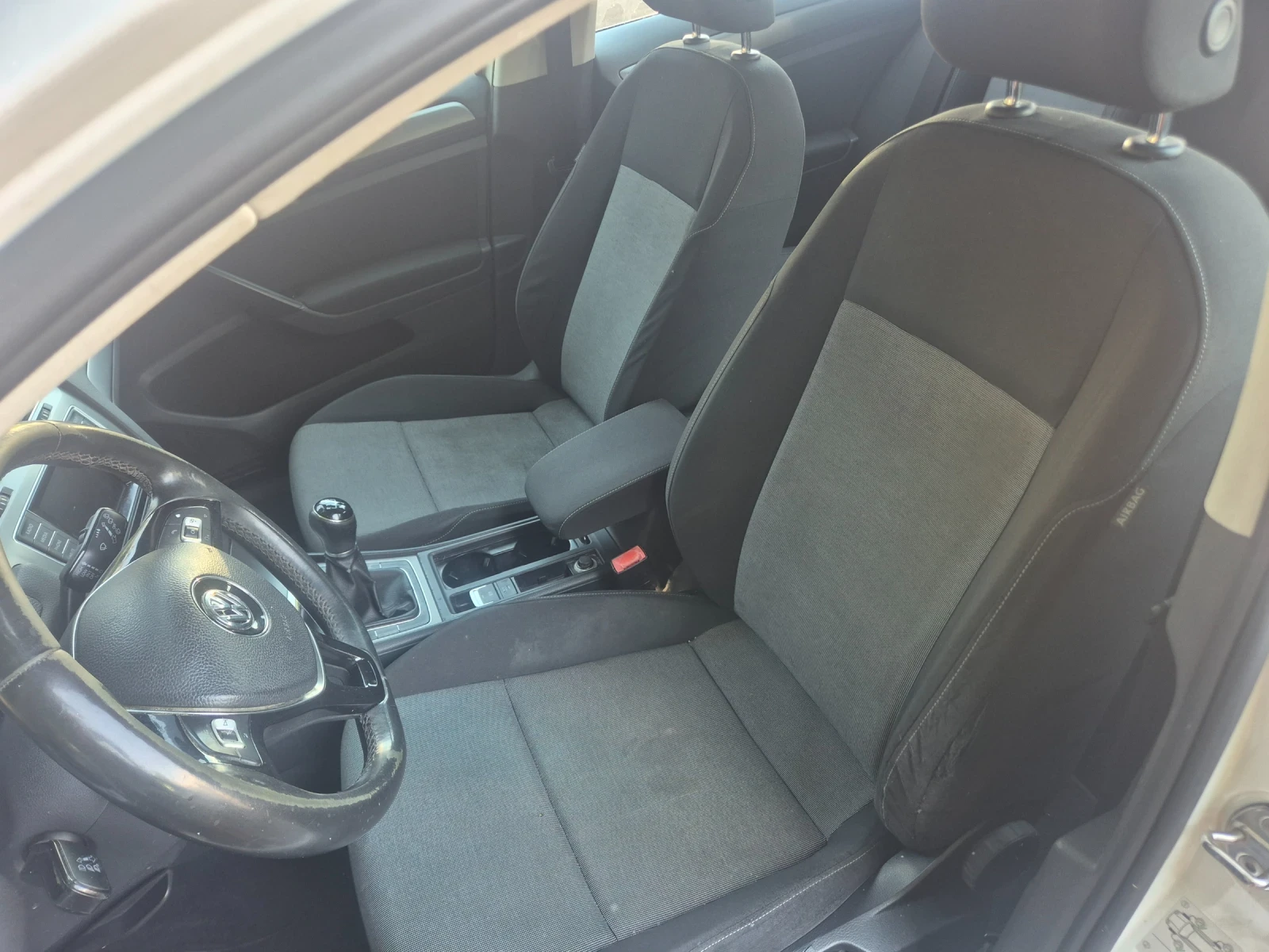 VW Golf 1.2TSI, 85k.c., снимка 9 - Автомобили и джипове - 55262301