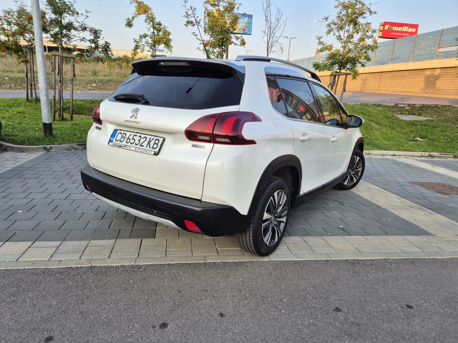 Peugeot 2008 1.2 бензин 