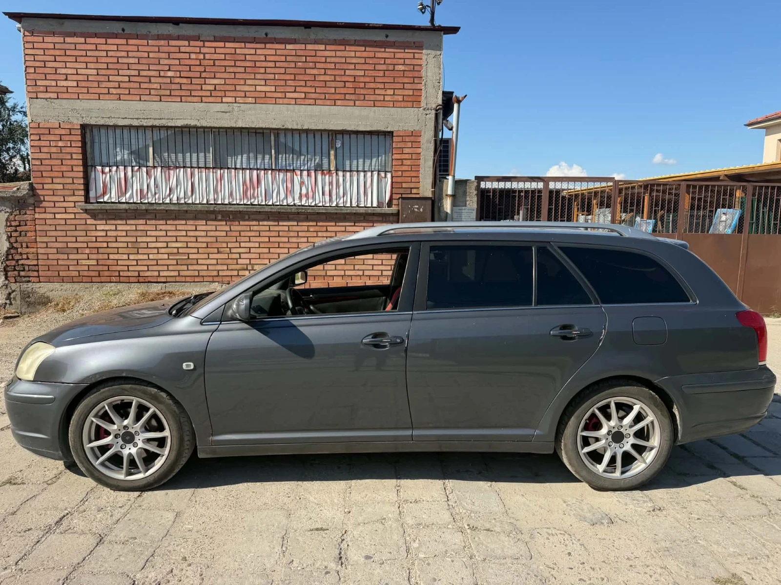 Toyota Avensis, снимка 6 - Автомобили и джипове - 55670324