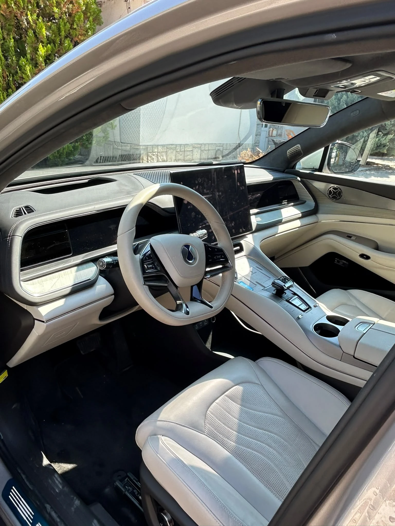Denza N7, снимка 9 - Автомобили и джипове - 56191619