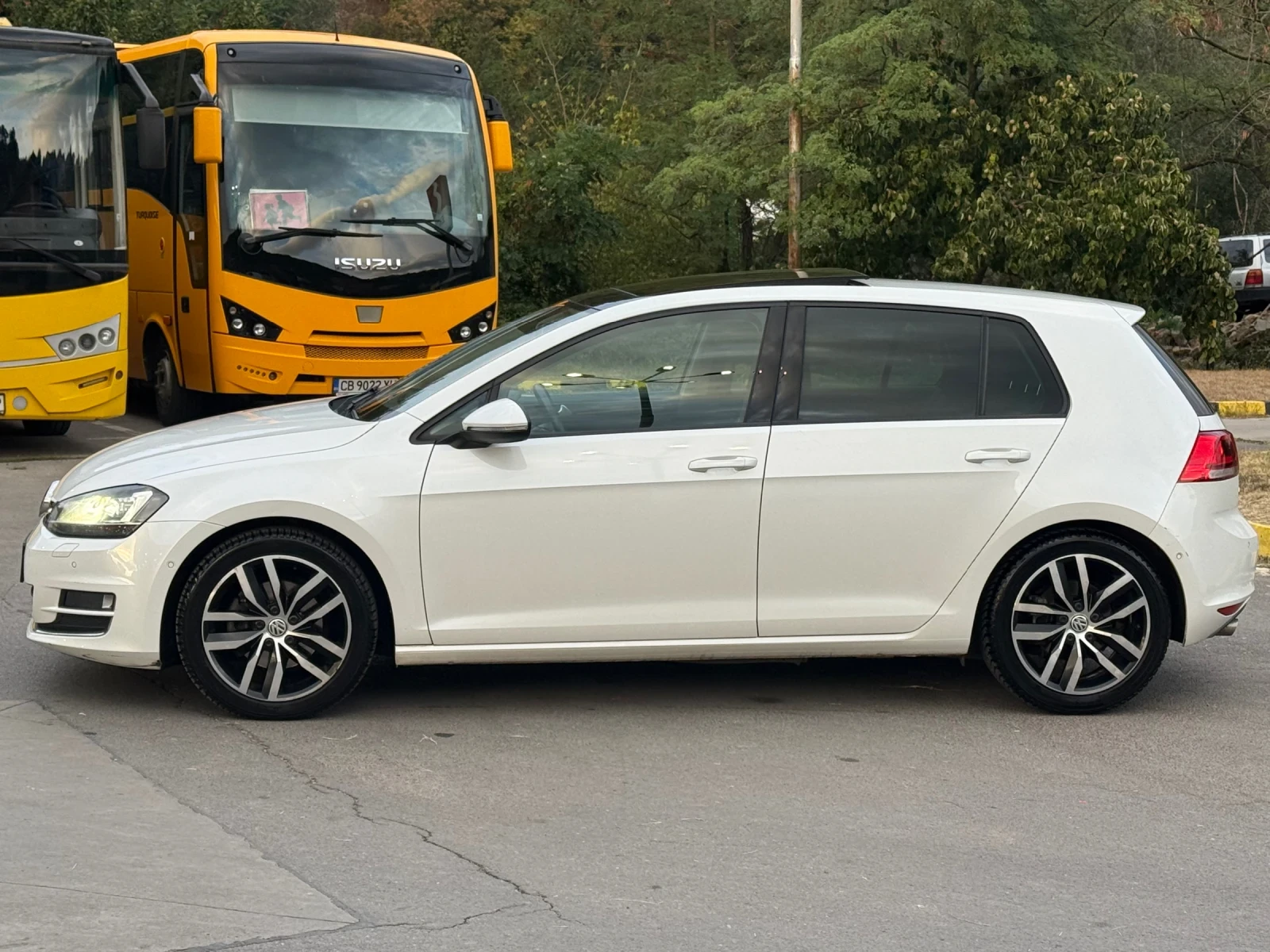 VW Golf 2.0TDI Highline/Нави/Панорама/Рекаро/Ксенон, снимка 9 - Автомобили и джипове - 56204295