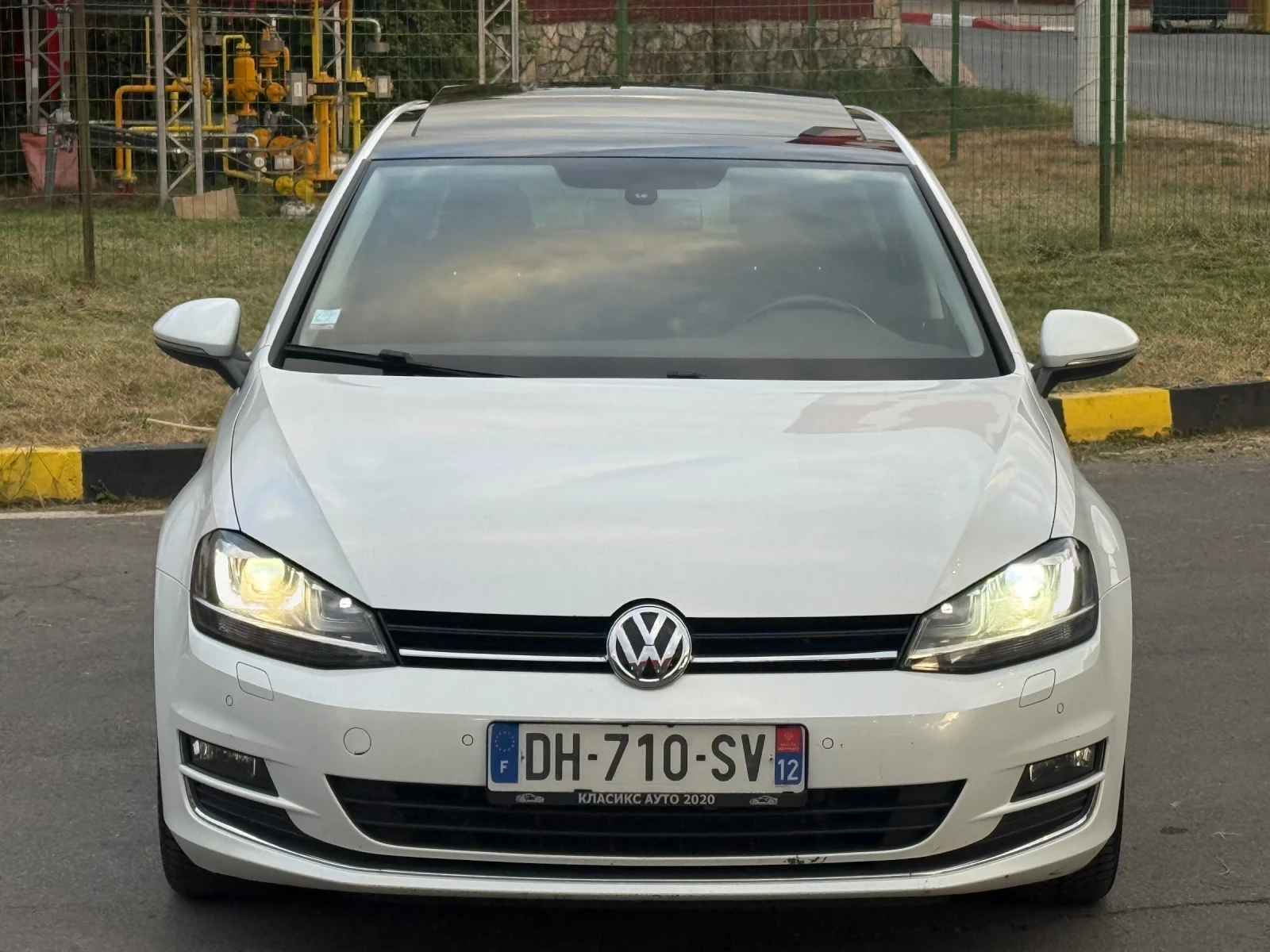 VW Golf 2.0TDI Highline/Нави/Панорама/Рекаро/Ксенон, снимка 3 - Автомобили и джипове - 56204295