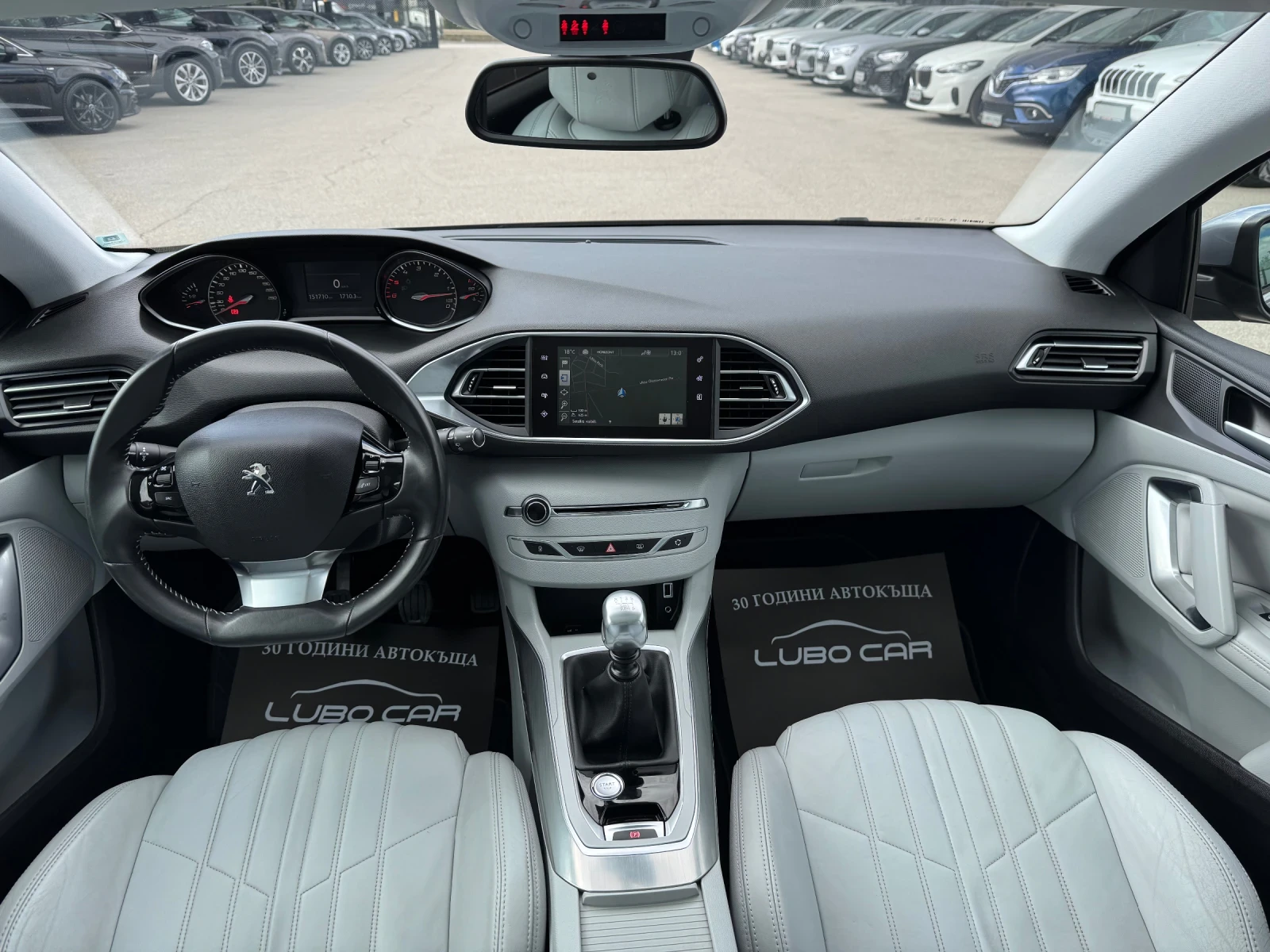 Peugeot 308 1.6D-КОЖА-ПАНОРАМА-ЕЛ.СЕДАЛКИ-ПОДГРЕВ-NAVI-УНИКАТ, снимка 10 - Автомобили и джипове - 56210987