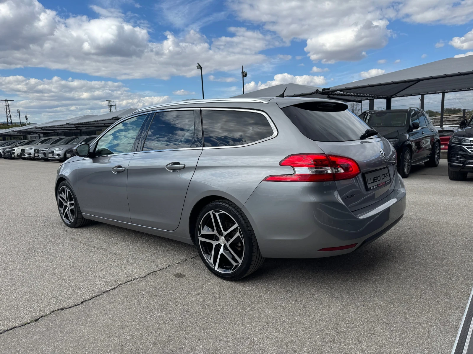 Peugeot 308 1.6D-КОЖА-ПАНОРАМА-ЕЛ.СЕДАЛКИ-ПОДГРЕВ-NAVI-УНИКАТ, снимка 4 - Автомобили и джипове - 56210987