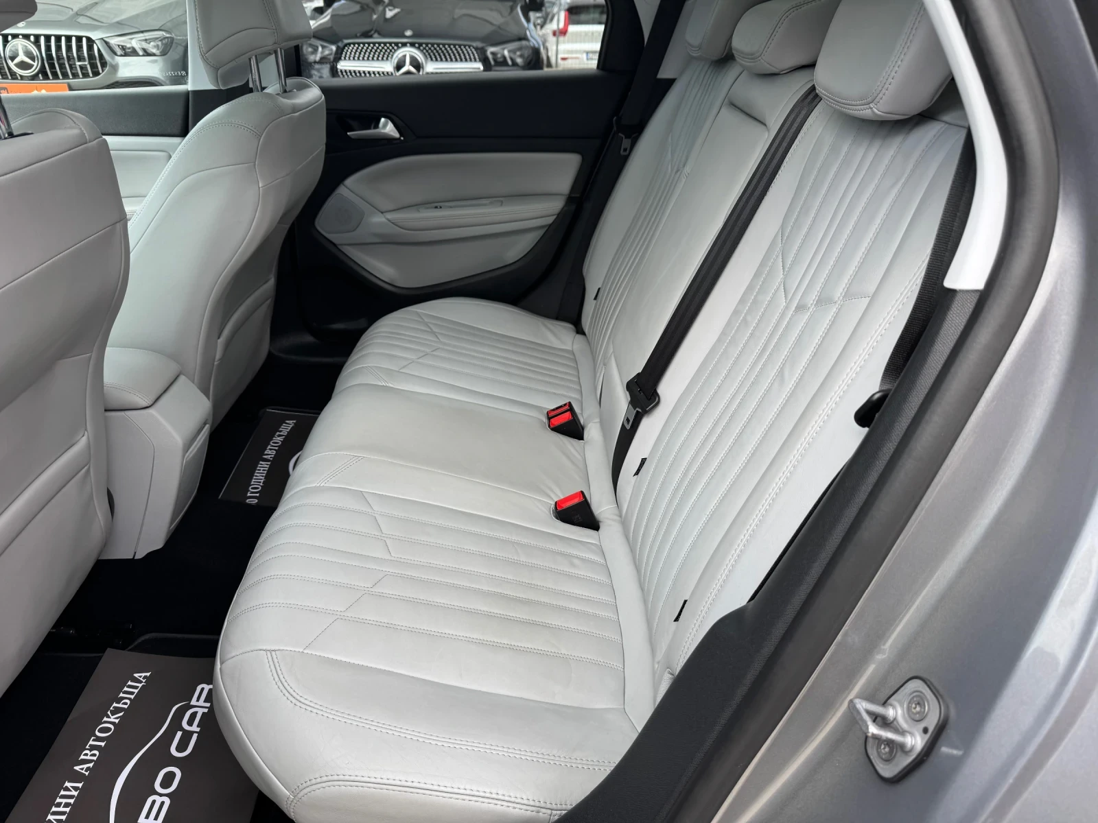 Peugeot 308 1.6D-КОЖА-ПАНОРАМА-ЕЛ.СЕДАЛКИ-ПОДГРЕВ-NAVI-УНИКАТ, снимка 9 - Автомобили и джипове - 56210987