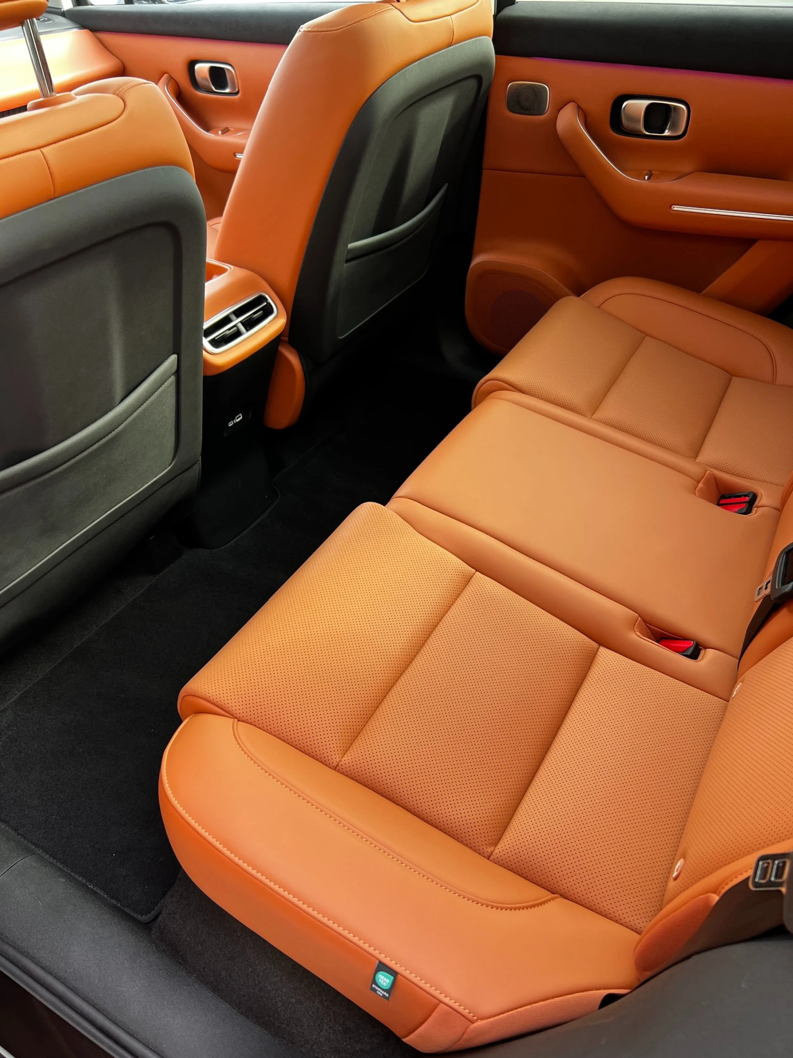 Leapmotor C10 REEV, снимка 12 - Автомобили и джипове - 56512590