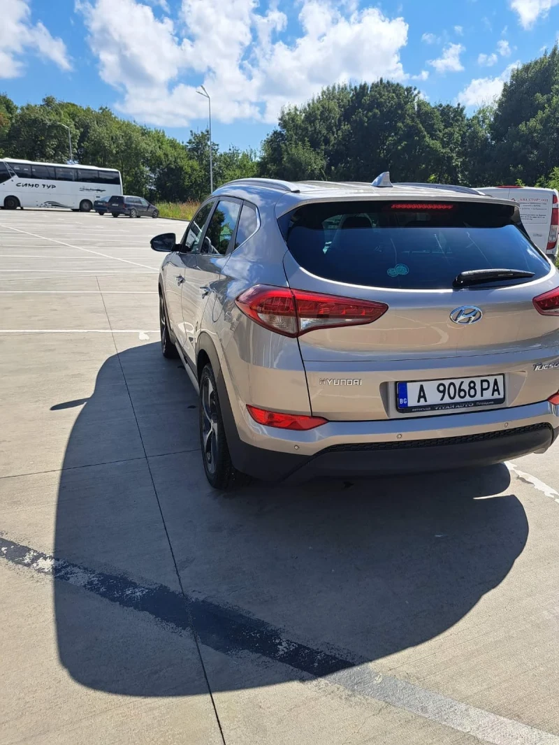 Hyundai Tucson, снимка 3 - Автомобили и джипове - 52506469