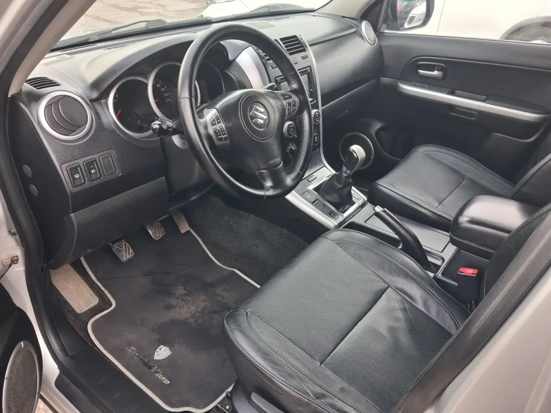 Suzuki Grand vitara 2.4i 169k.c.Sergio Celano edition, FULL, снимка 8 - Автомобили и джипове - 53271523