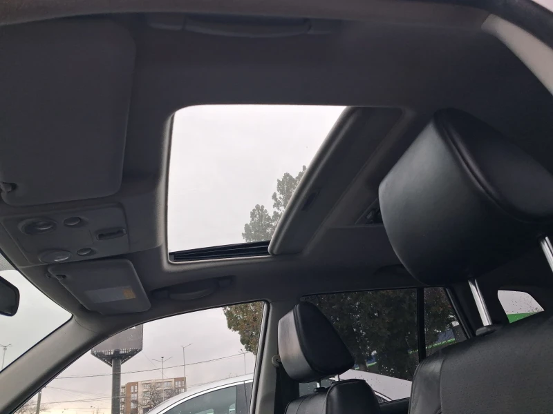 Suzuki Grand vitara 2.4i 169k.c.Sergio Celano edition, FULL, снимка 16 - Автомобили и джипове - 53271523