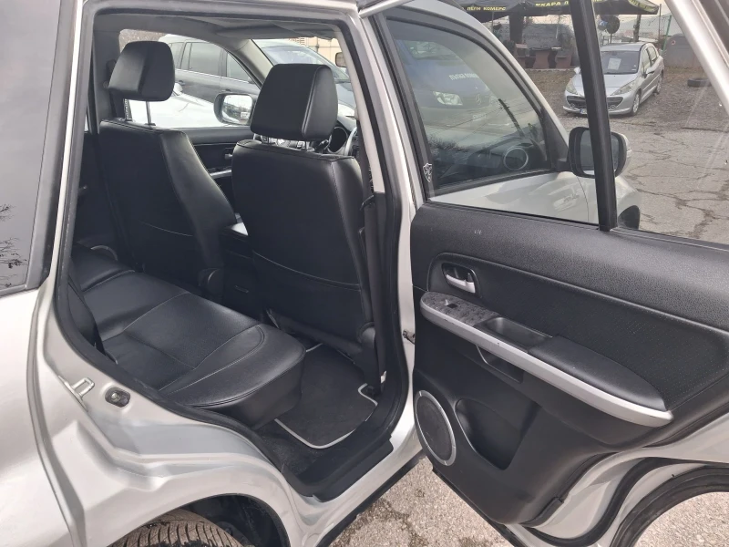 Suzuki Grand vitara 2.4i 169k.c.Sergio Celano edition, FULL, снимка 12 - Автомобили и джипове - 53271523