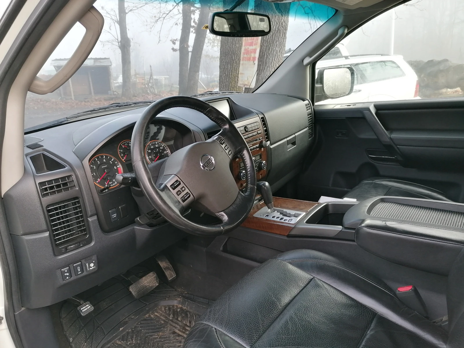 Nissan Titan crew cab 5.6 LE - изображение 10