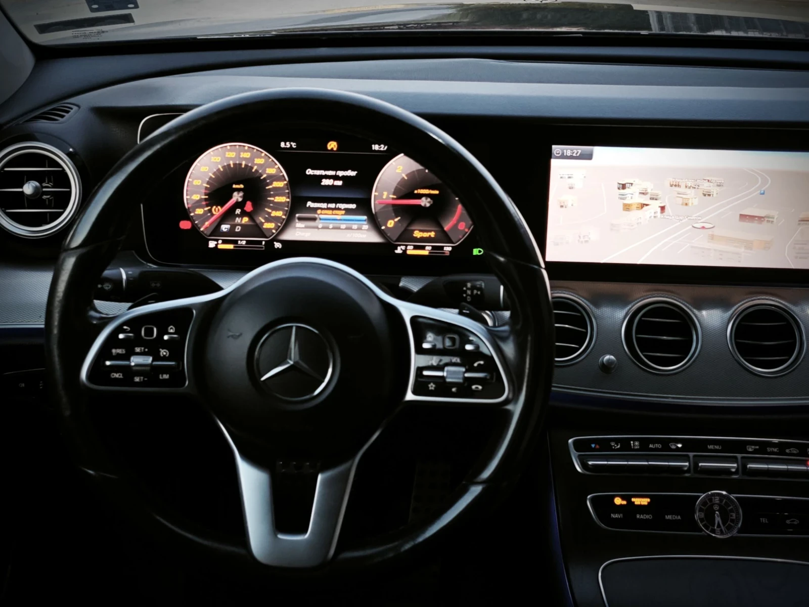 Mercedes-Benz E 220 2019/Digital/Смен.верига/Carplay/9G/Пружини, снимка 12 - Автомобили и джипове - 53791625