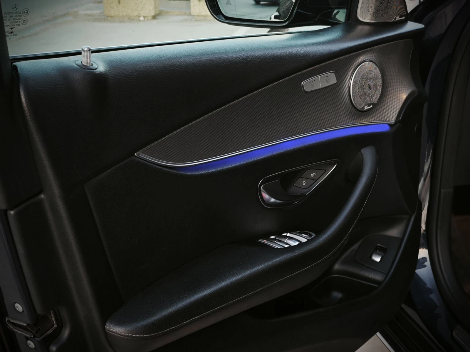 Mercedes-Benz E 220 2019/Digital/Смен.верига/Carplay/9G/Пружини, снимка 15 - Автомобили и джипове - 53791625