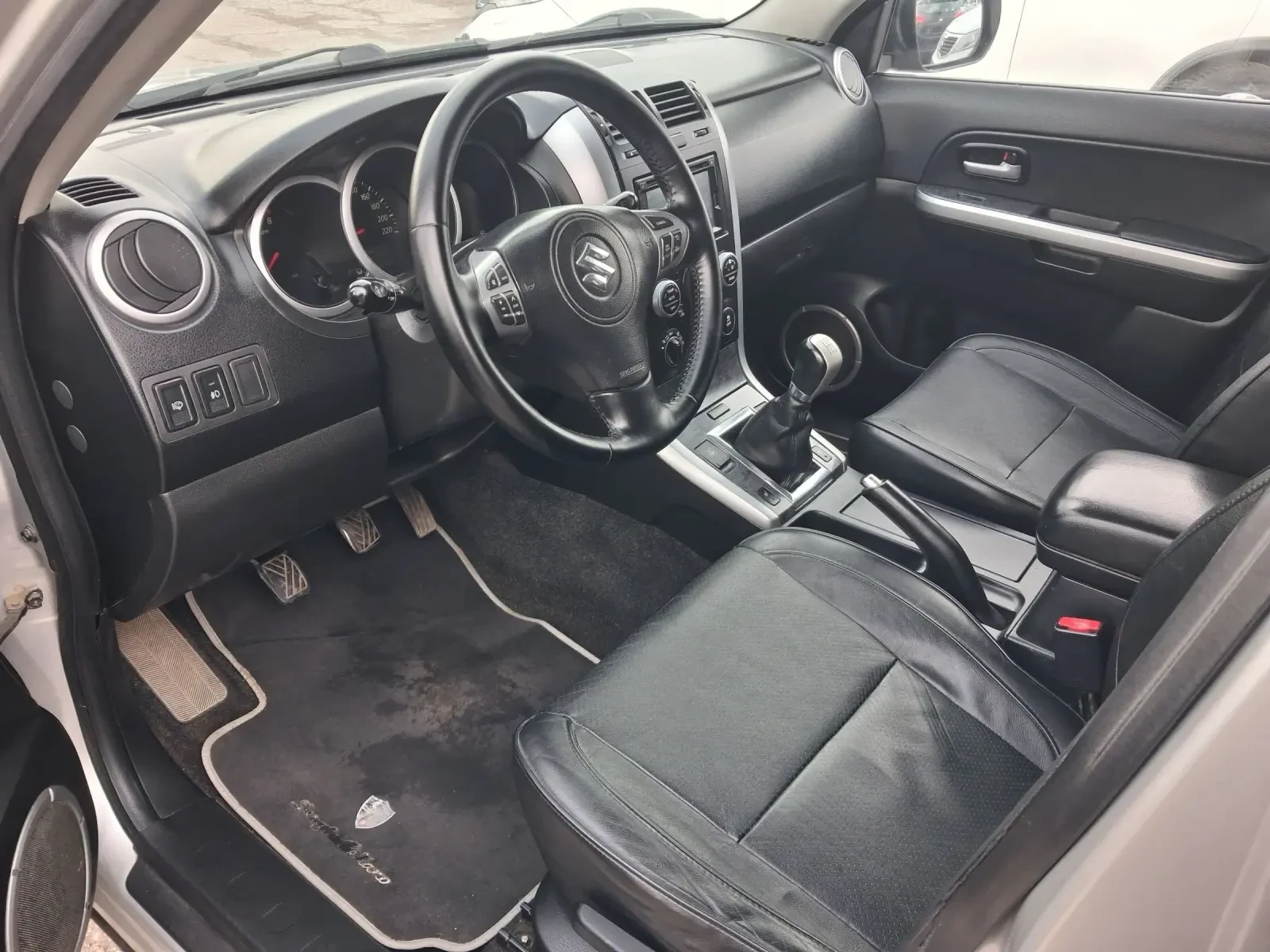 Suzuki Grand vitara 2.4i 169k.c.Sergio Celano edition, facelift, FULL | Mobile.bg � ����������� 8
