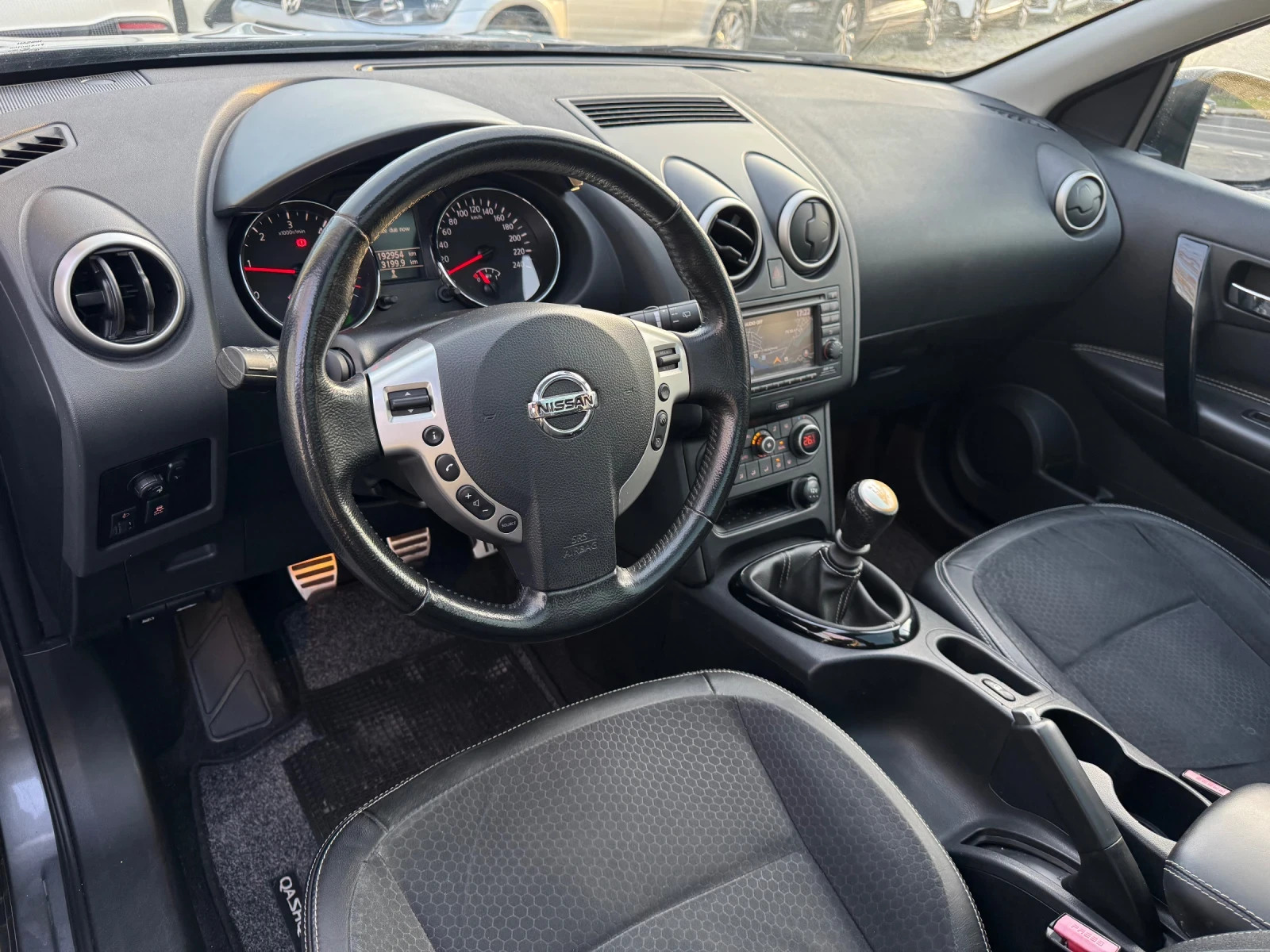 Nissan Qashqai 1.5DCI* N-Tec* 360cam - изображение 8
