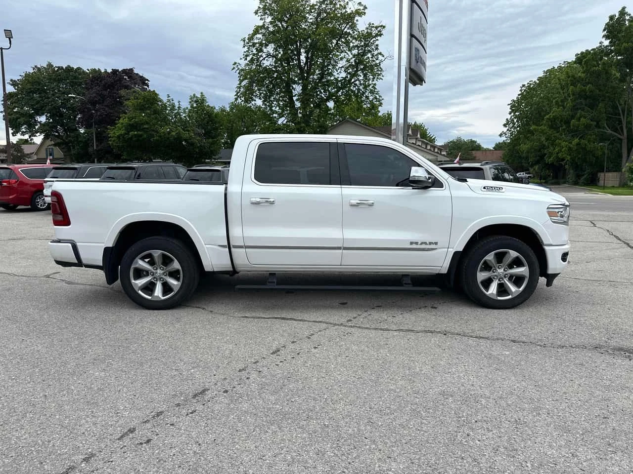 Dodge RAM 1500 Limited / 360 / Harman Kardon / ОБДУХВАНЕ , снимка 3 - Автомобили и джипове - 55046507