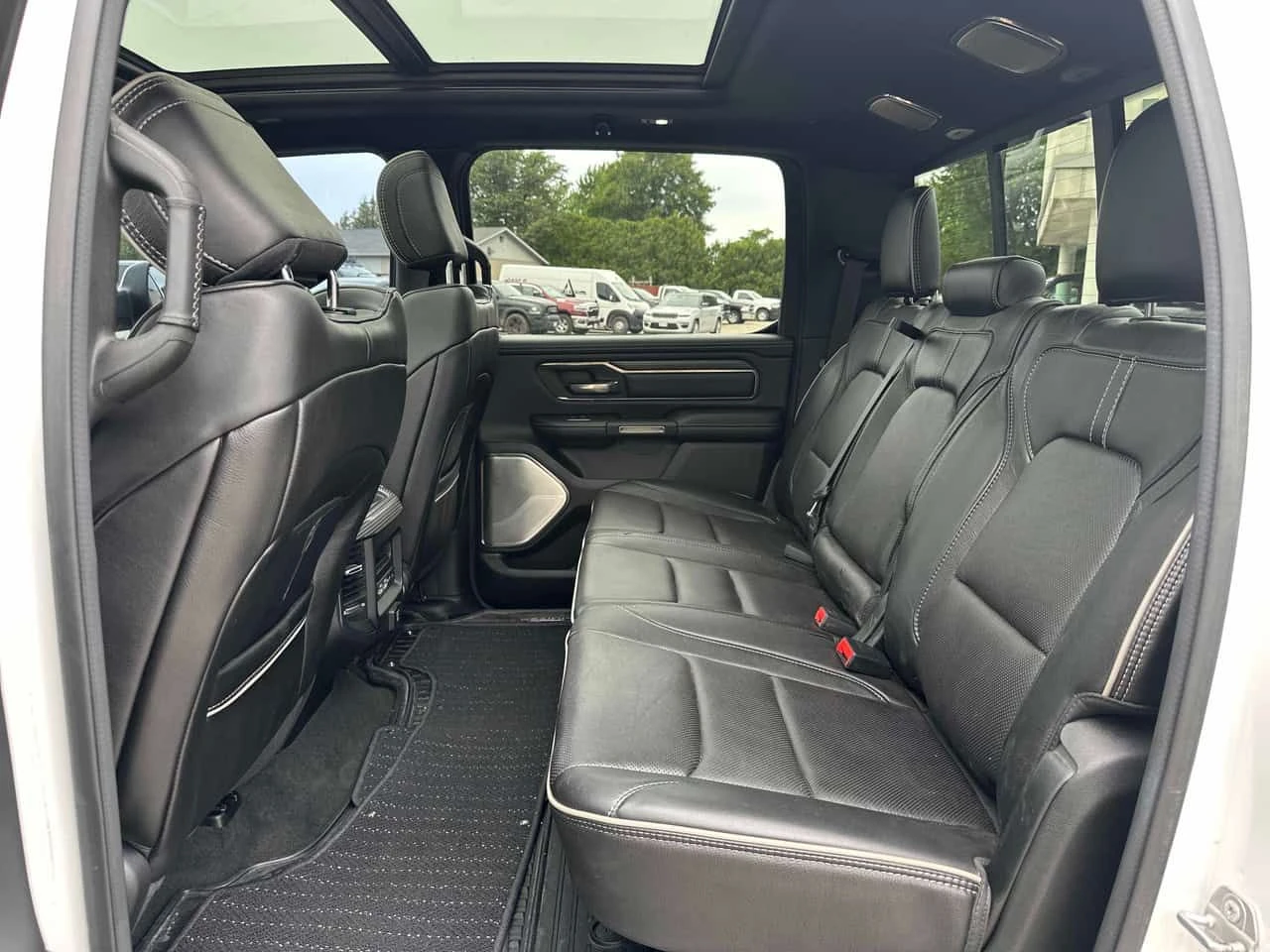 Dodge RAM 1500 Limited / 360 / Harman Kardon / ОБДУХВАНЕ , снимка 13 - Автомобили и джипове - 55046507