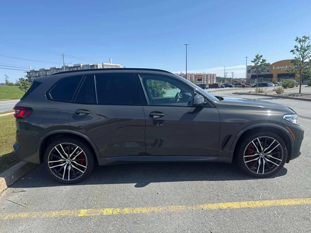 BMW X5 xDrive40i * ДИСТРОНИК * ВЪЗДУХ * СВАРОВСКИ * ЛАЗЕР, снимка 6 - Автомобили и джипове - 55528604