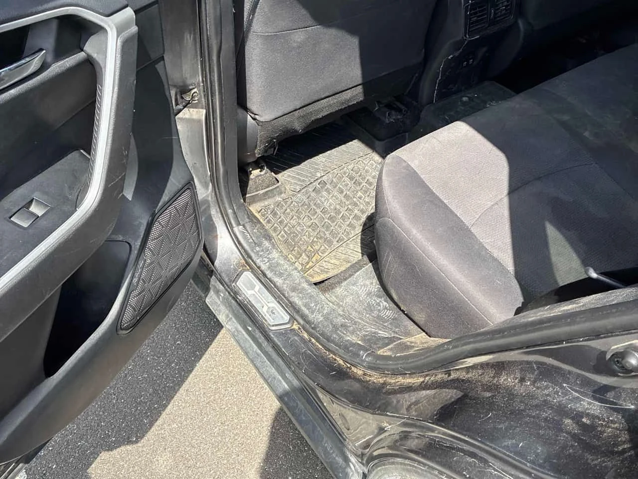 Toyota Rav4 * XLE * АВТОКРЕДИТ * ОТ ПРЕДСТАВИТЕЛСТО, снимка 12 - Автомобили и джипове - 55642109