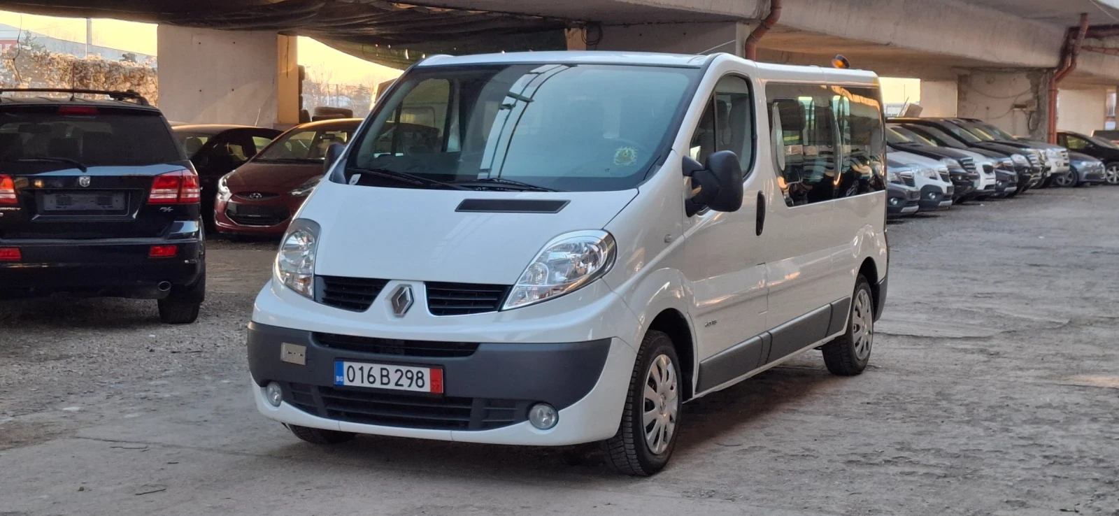 Renault Trafic 2.0dci 9 местен дълга база - изображение 3