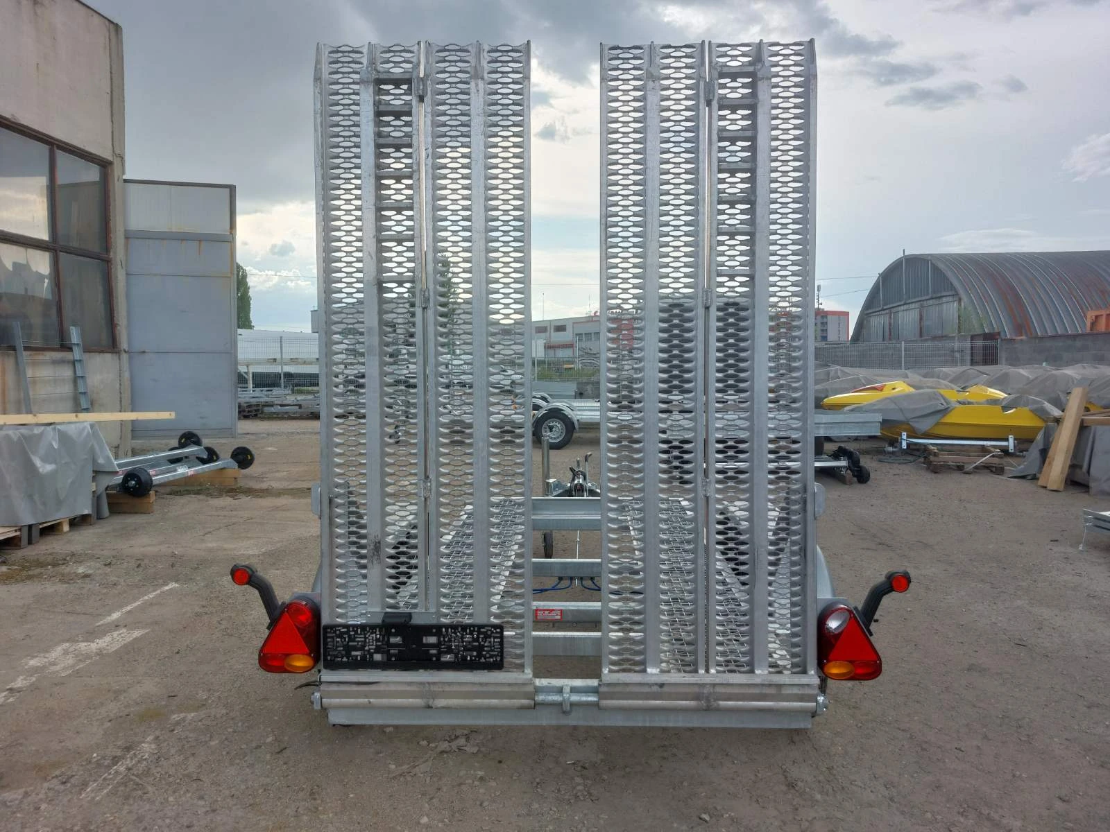   Venitrailers .  | Mobile.bg   4