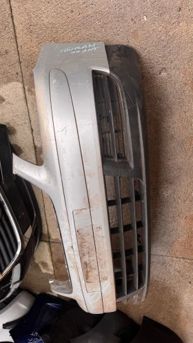 Предна Броня за VW Touran 2005 , снимка 3